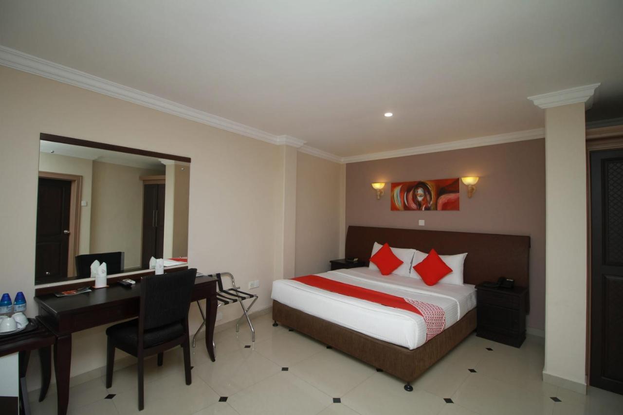 Oyo 317 Choy'S Waterfront Residence Negombo Exterior foto