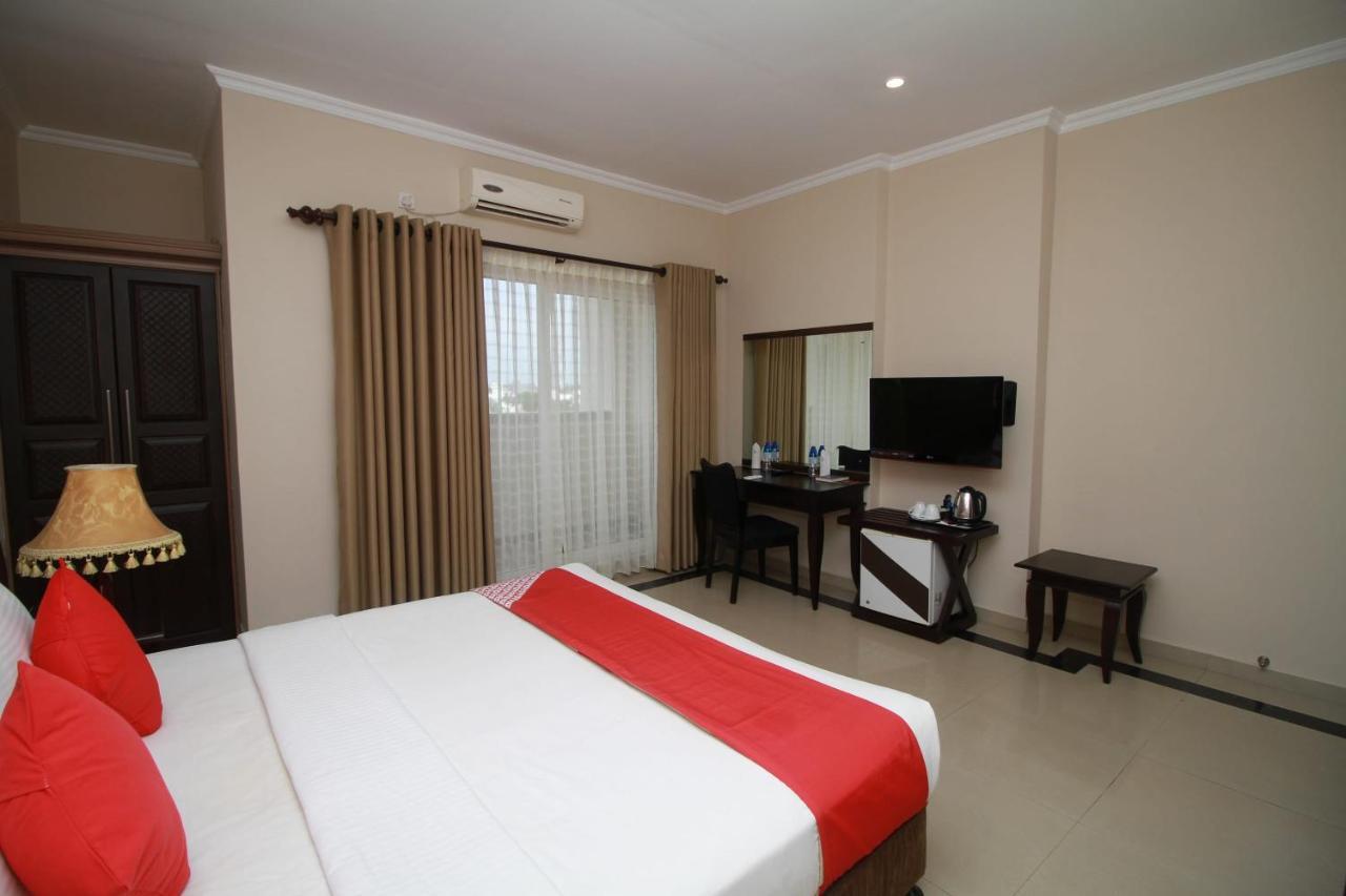 Oyo 317 Choy'S Waterfront Residence Negombo Exterior foto
