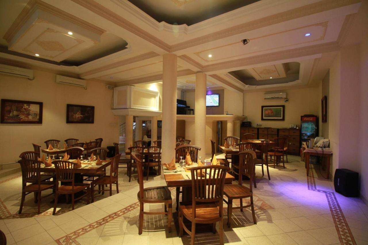 Oyo 317 Choy'S Waterfront Residence Negombo Exterior foto
